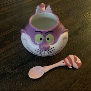 Disney Alice in Wonderland Purple Cheshire Cat Mug and Spoon Set